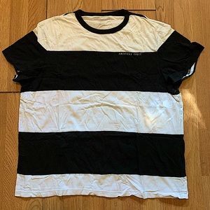 american eagle tshirt